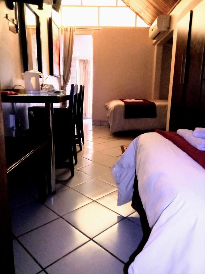 Rustenburg Guesthouse 외부 사진