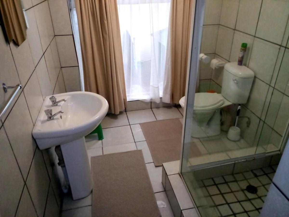 Rustenburg Guesthouse 외부 사진