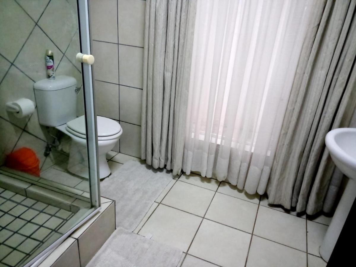 Rustenburg Guesthouse 외부 사진