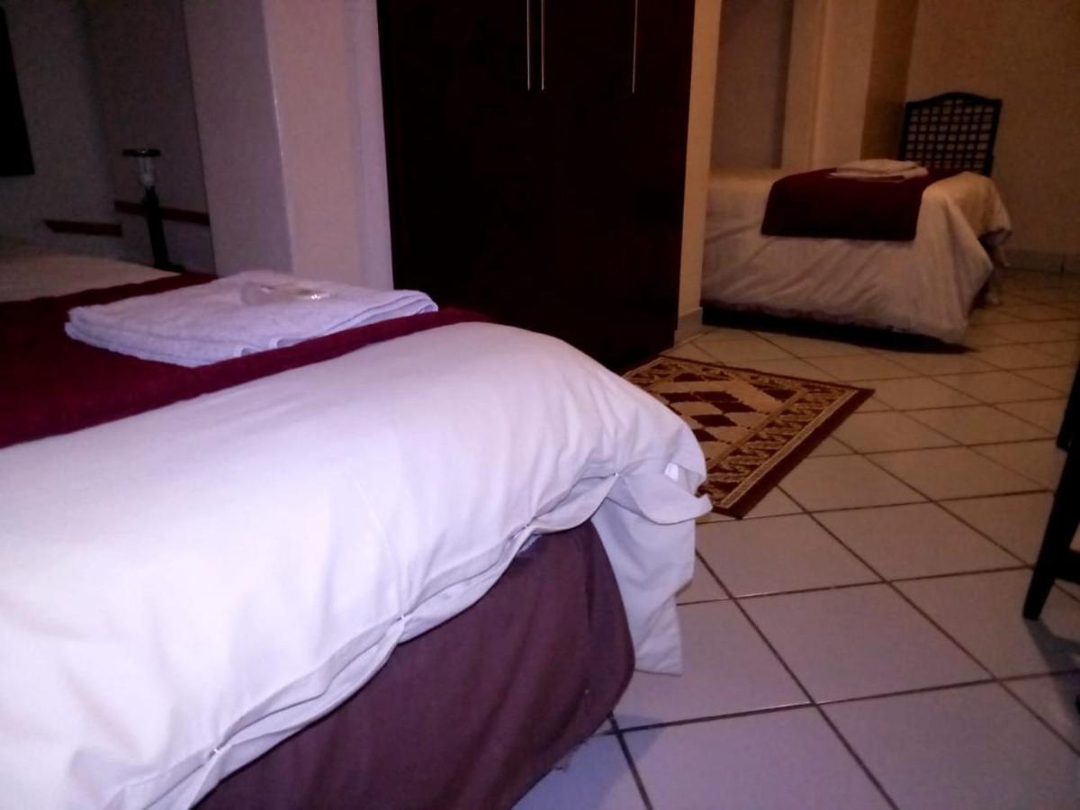 Rustenburg Guesthouse 외부 사진