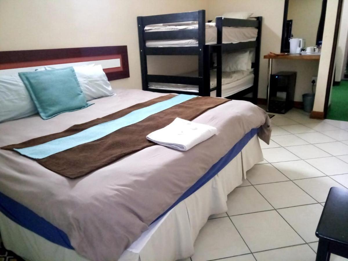 Rustenburg Guesthouse 외부 사진