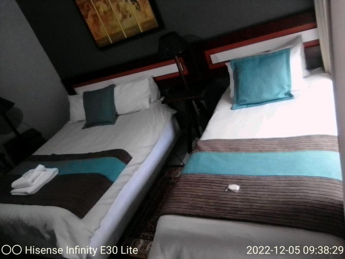 Rustenburg Guesthouse 외부 사진
