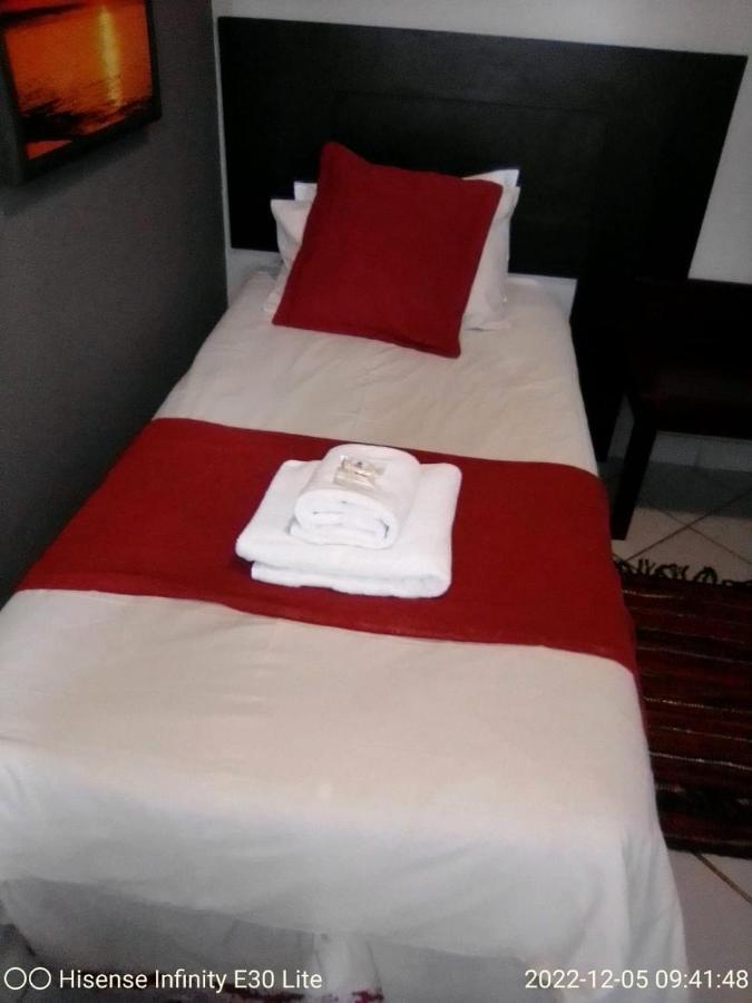 Rustenburg Guesthouse 외부 사진