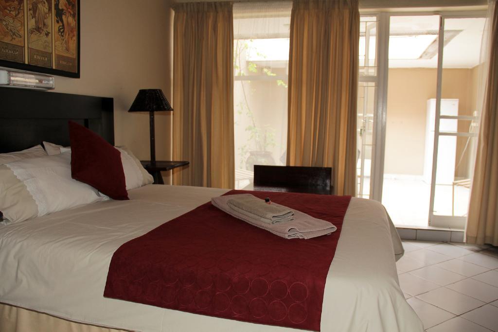 Rustenburg Guesthouse 외부 사진